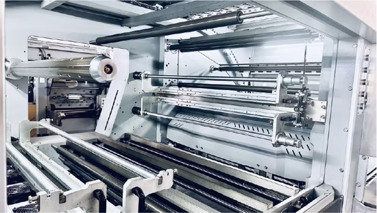 Lk106EMT Automatic Foil Stamping and Die Cutting Machine (High Intelligent)